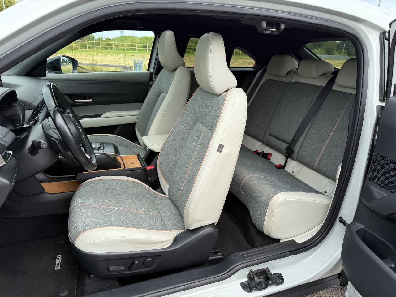 Mazda MX-30 - фото 14