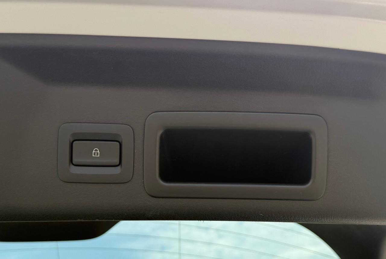 Mazda MX-30 - фото 36