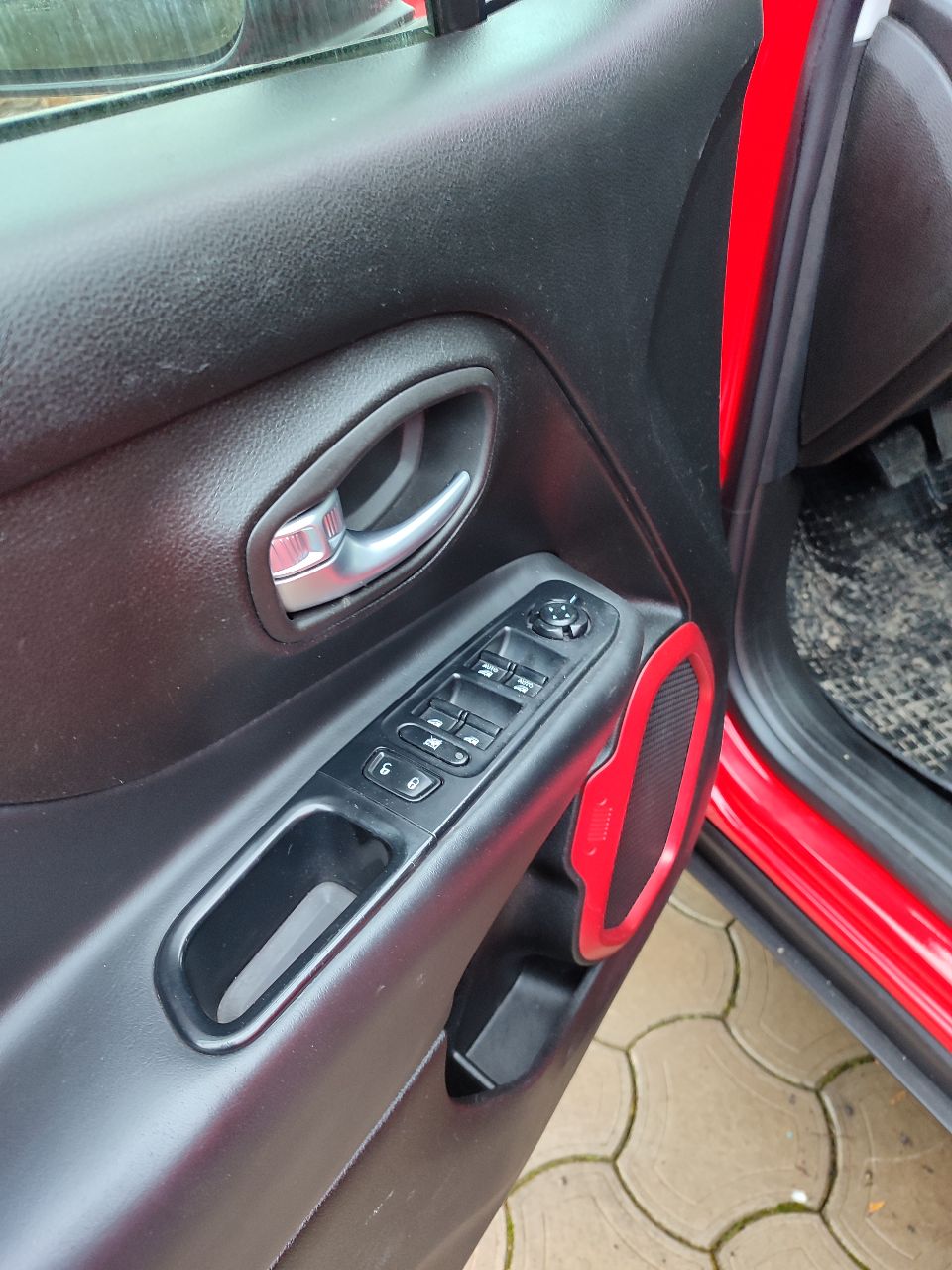 Jeep Renegade - фото 23