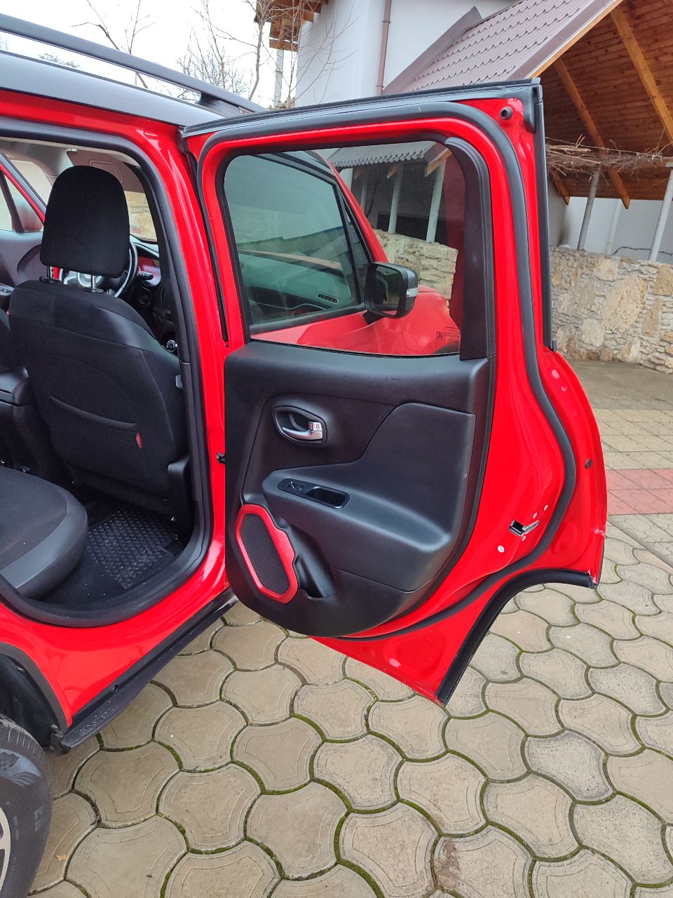 Jeep Renegade - фото 14