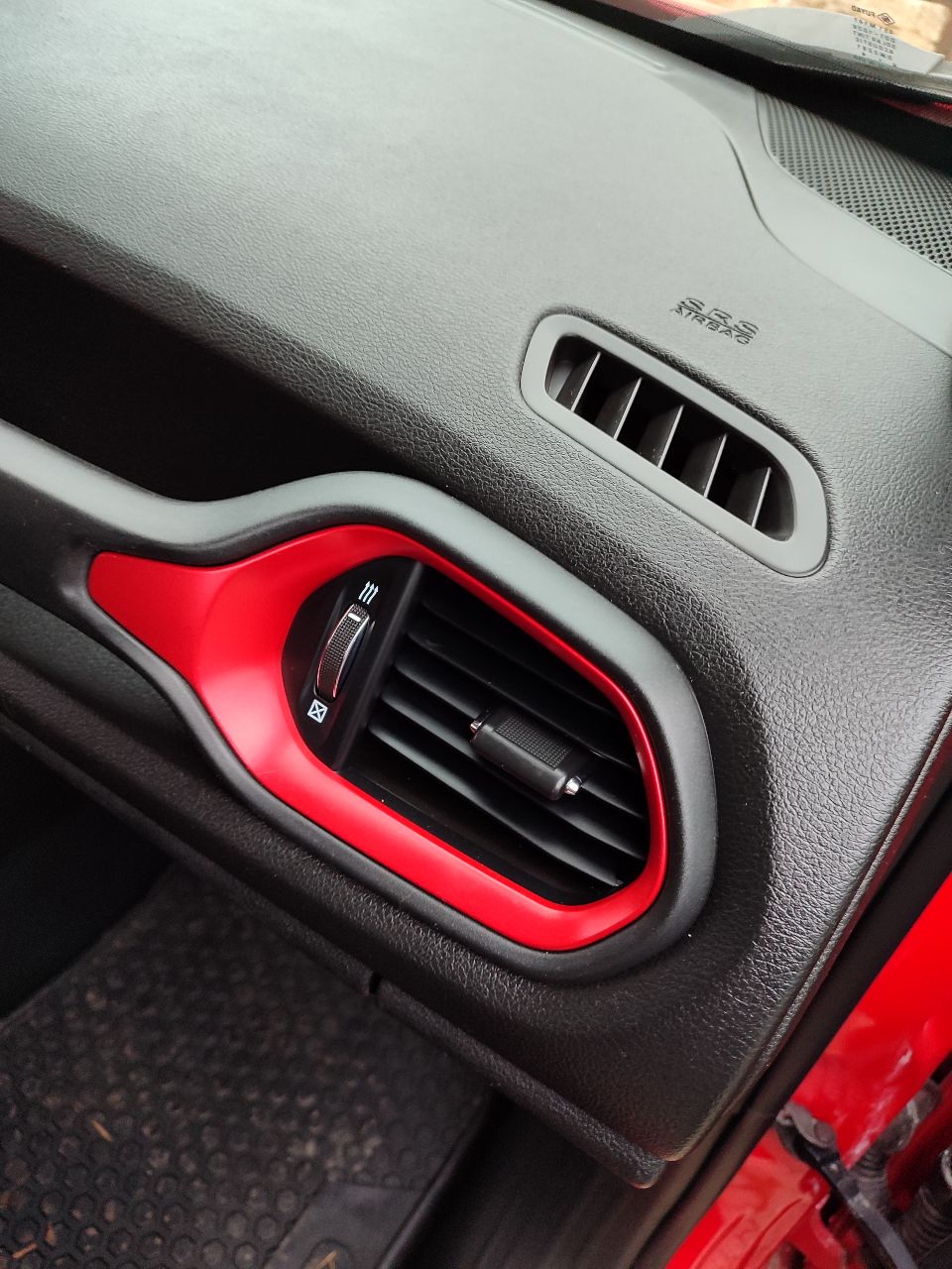 Jeep Renegade - фото 2