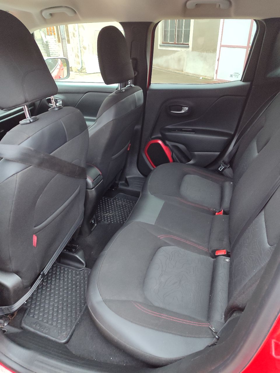 Jeep Renegade - фото 22