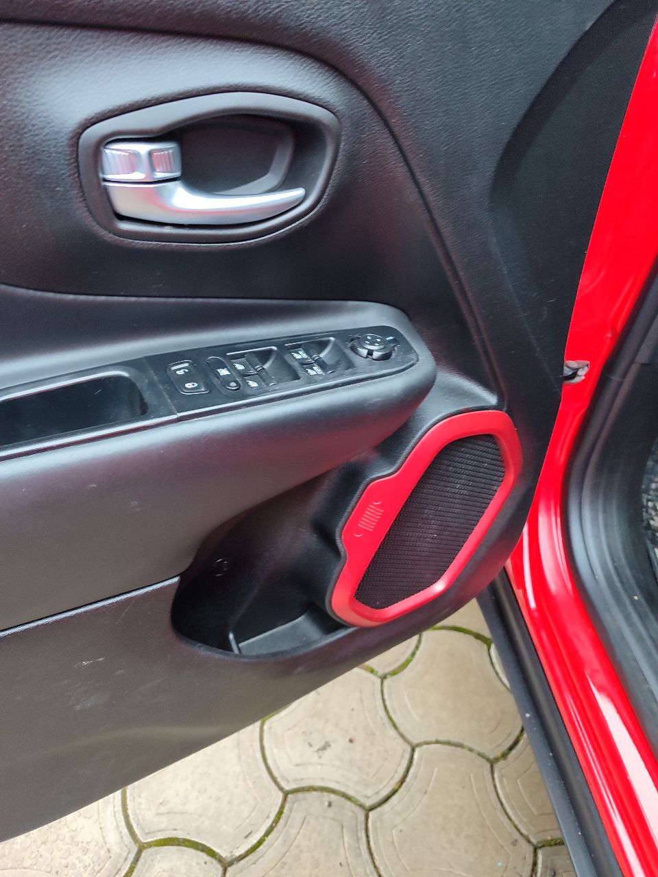 Jeep Renegade - фото 36