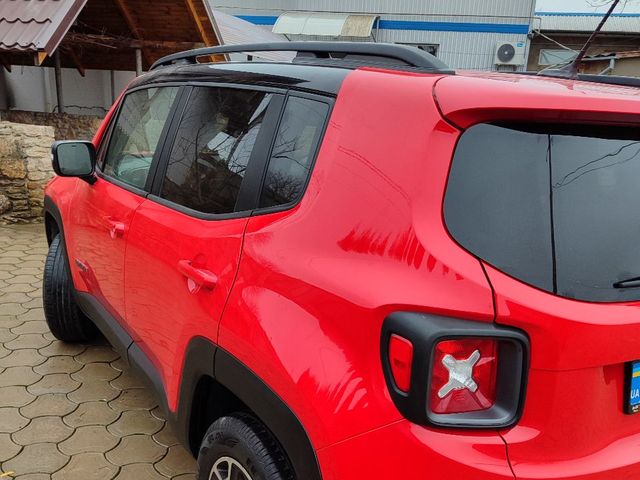 Jeep Renegade - фото 3
