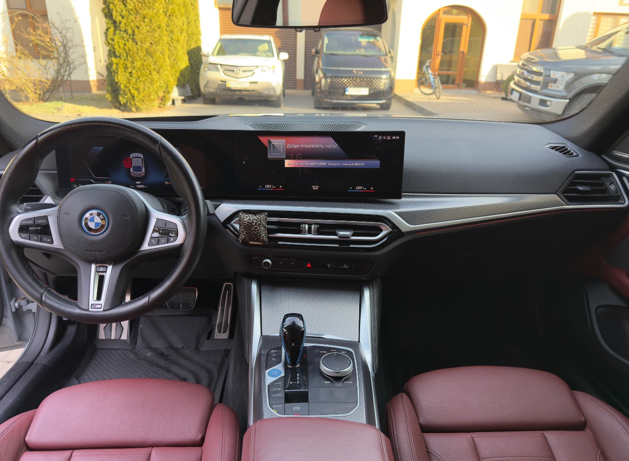 BMW i4 - фото 18