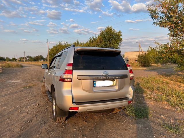 Toyota Land Cruiser Prado - фото 1