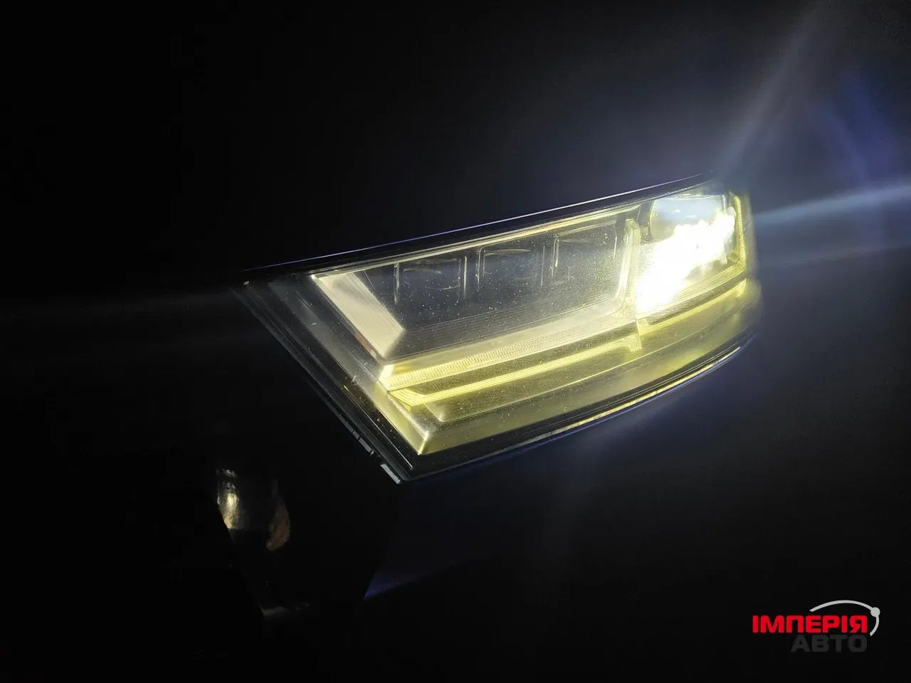 Audi Q7 - фото 28