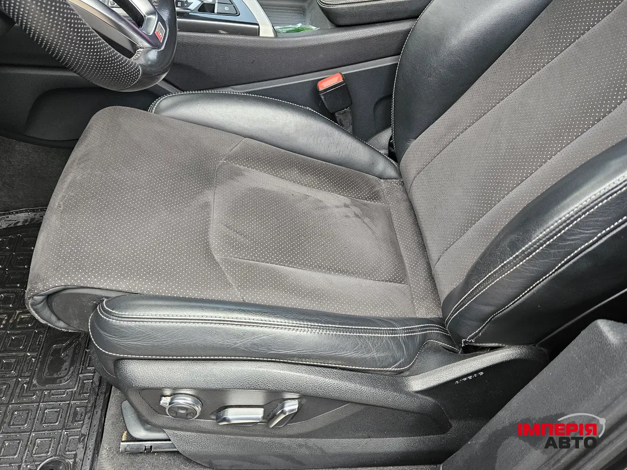 Audi Q7 - фото 35