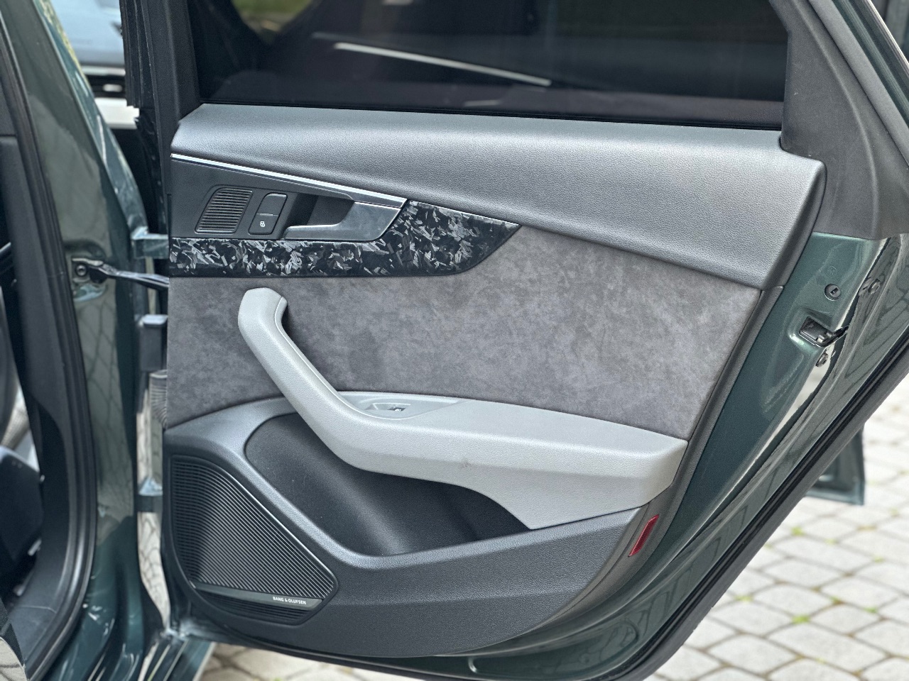 Audi S4 - фото 8