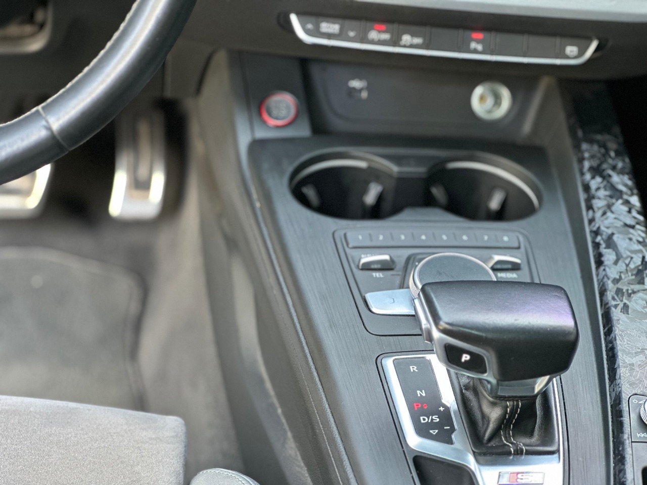 Audi S4 - фото 11