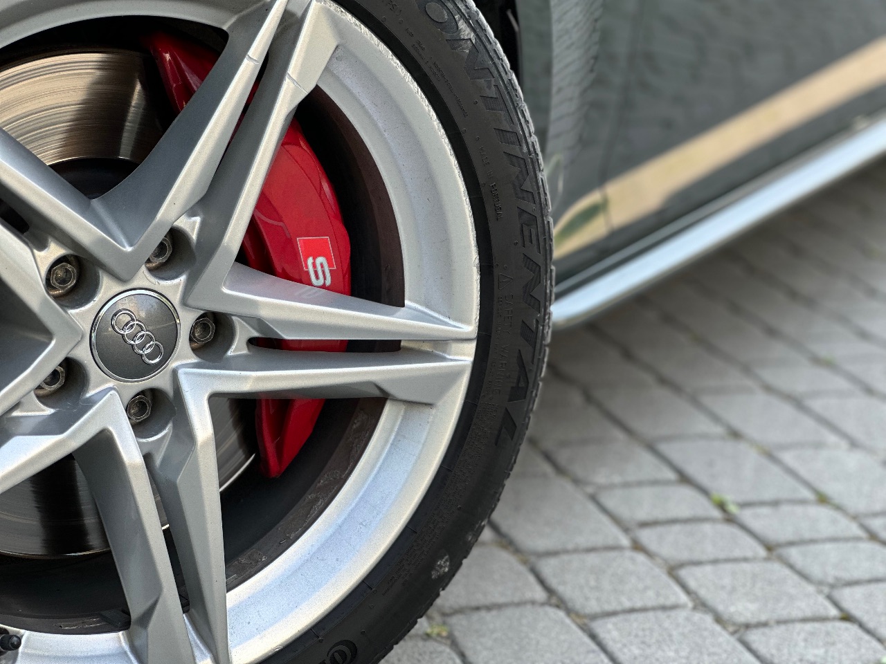 Audi S4 - фото 3