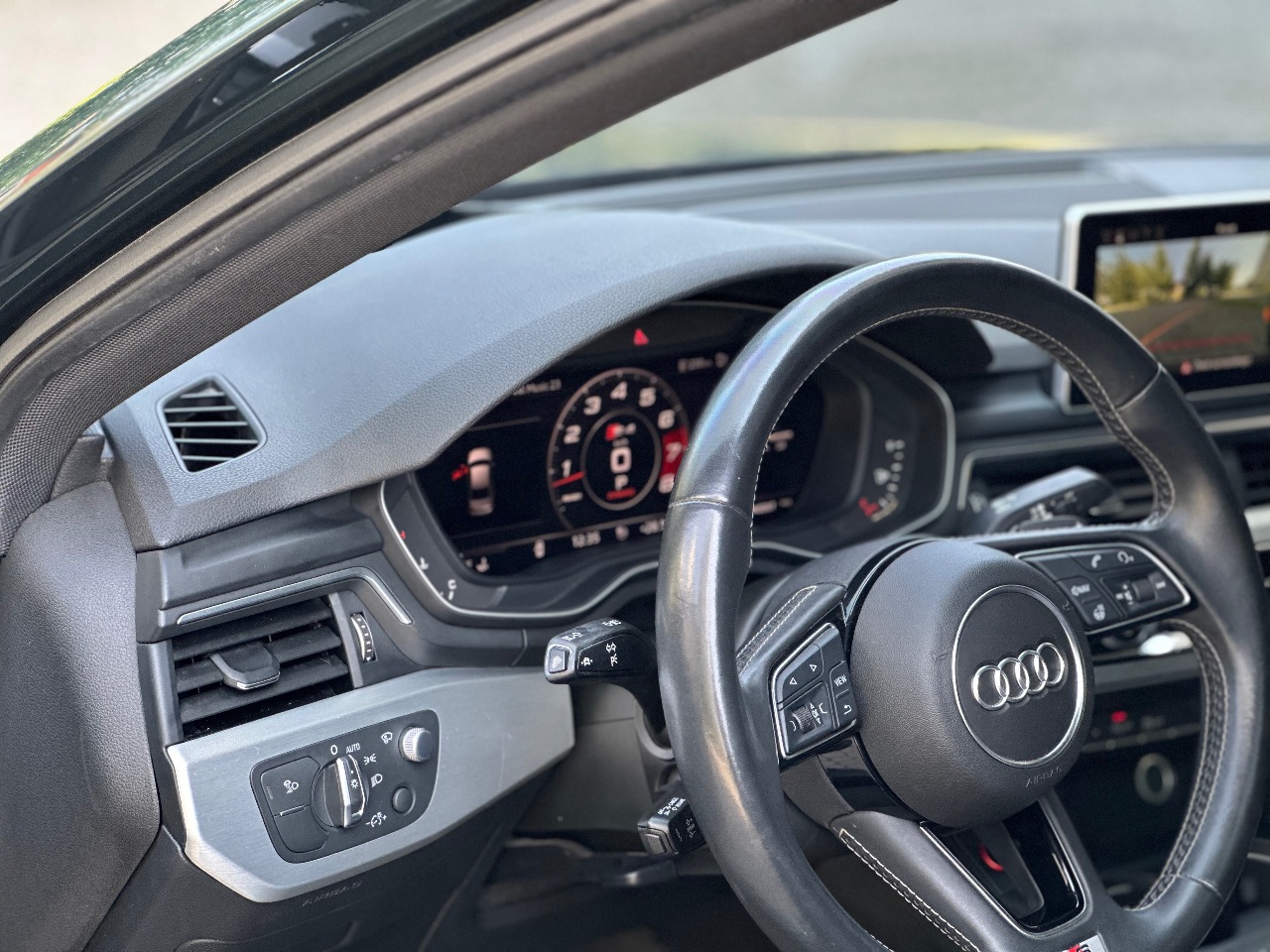 Audi S4 - фото 12