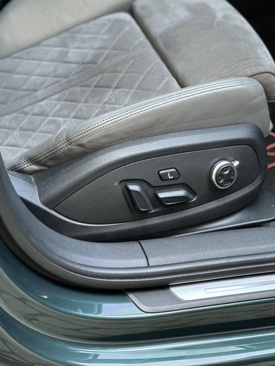 Audi S4 - фото 28