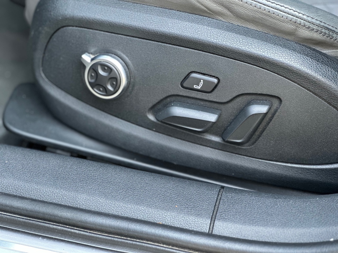 Audi S4 - фото 27