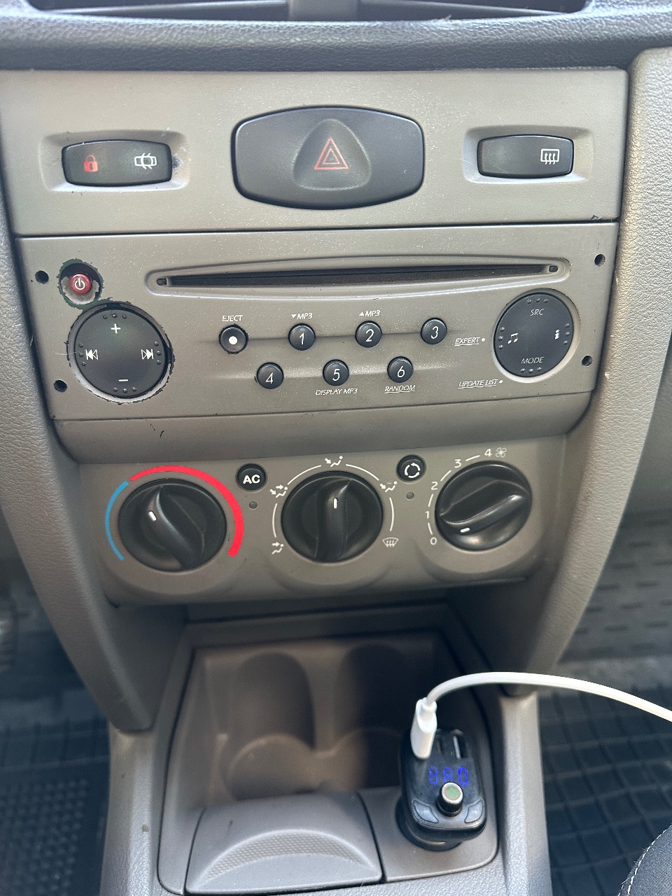 Renault Symbol - фото 3