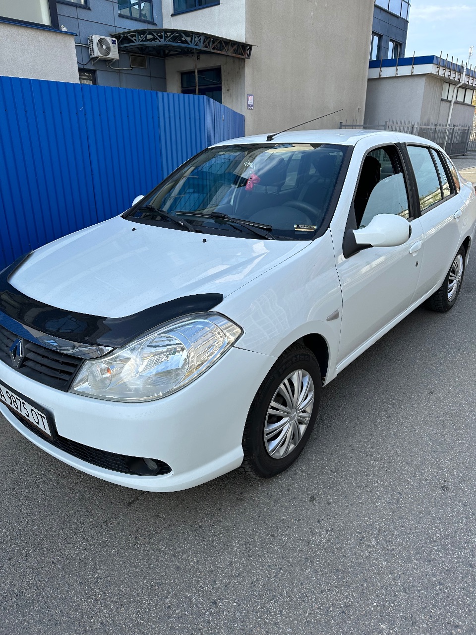 Renault Symbol - фото 9