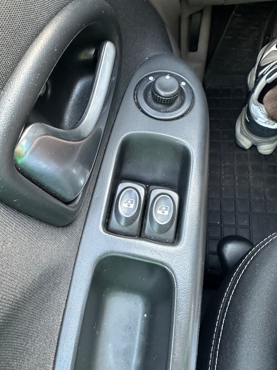 Renault Symbol - фото 8