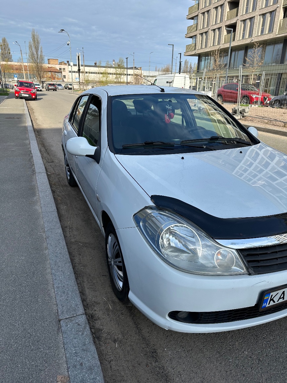 Renault Symbol - фото 1