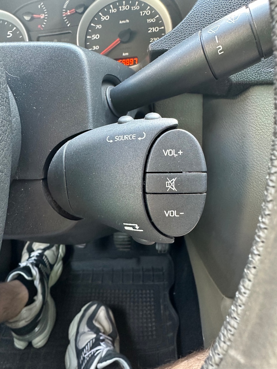 Renault Symbol - фото 7