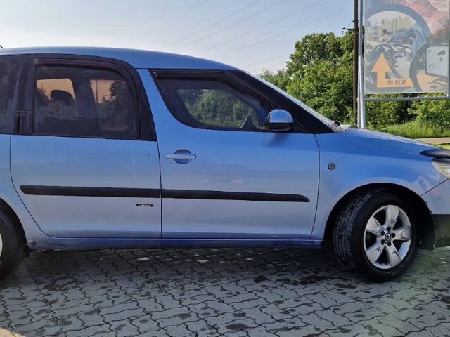 Skoda Roomster - фото 2