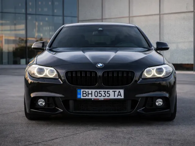 BMW 5 серії - фото 1
