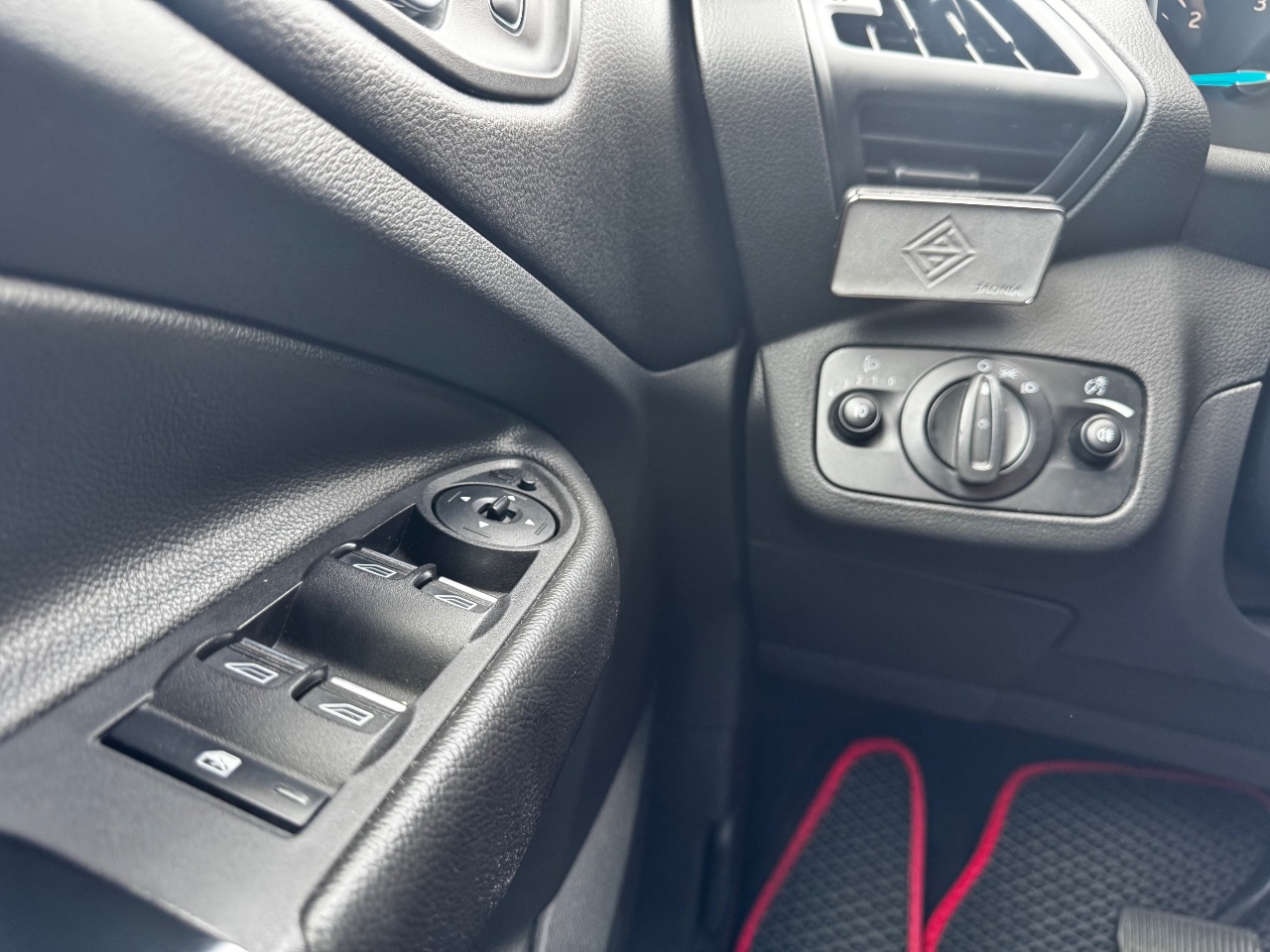 Ford Kuga - фото 35