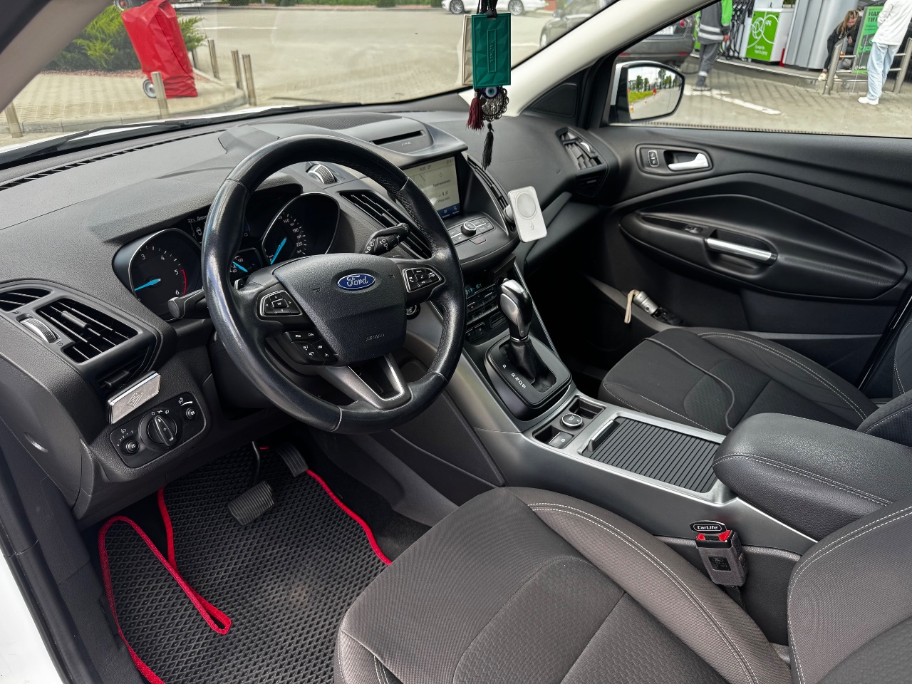 Ford Kuga - фото 7