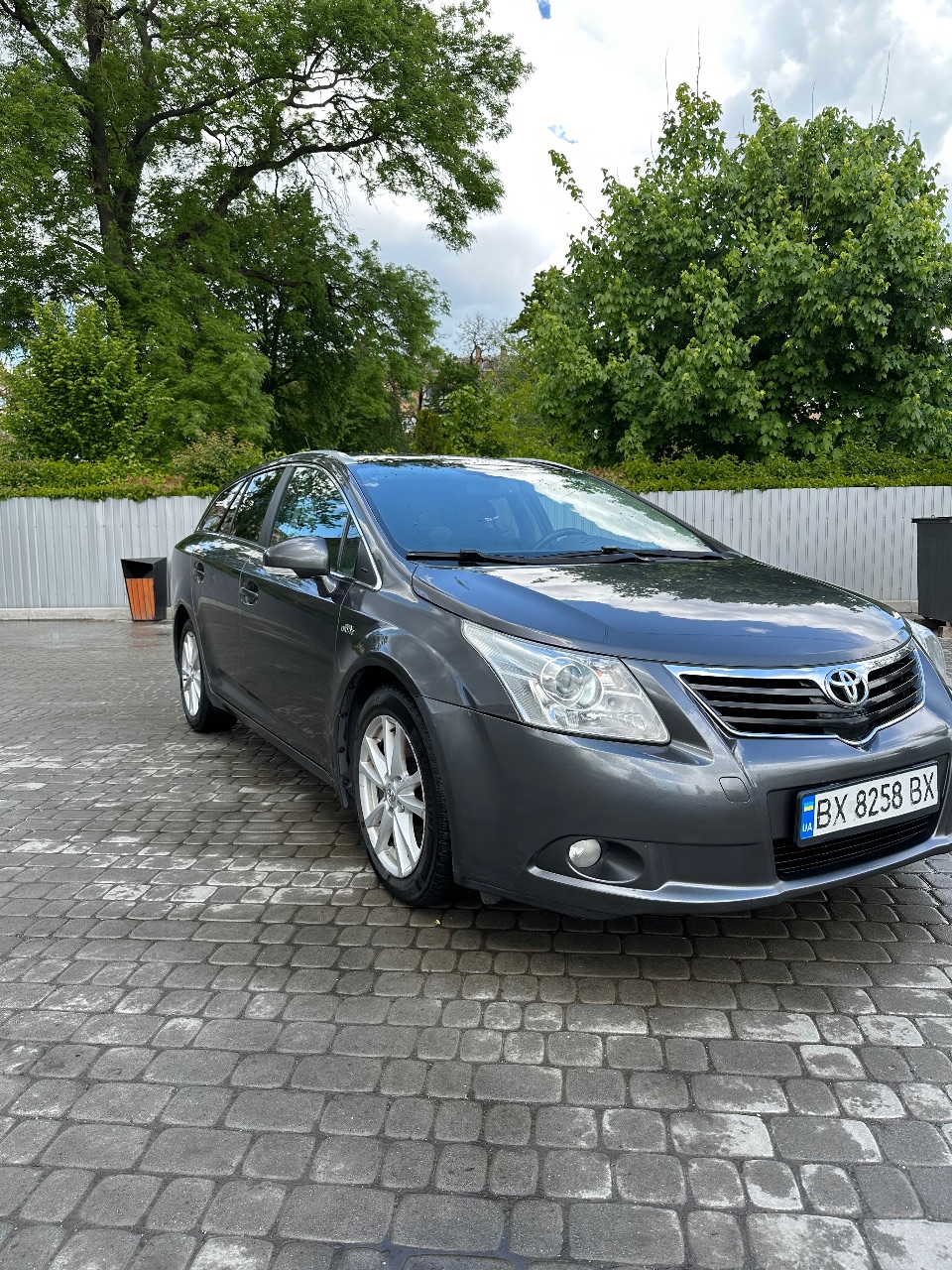 Toyota Avensis - фото 3