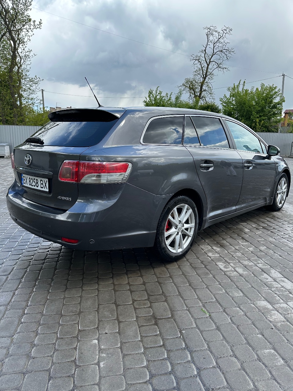 Toyota Avensis - фото 7