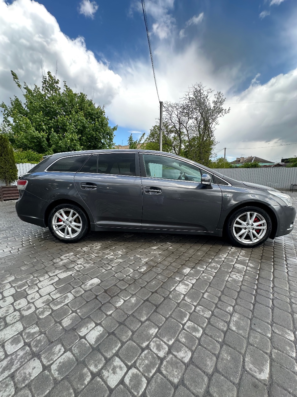 Toyota Avensis - фото 8