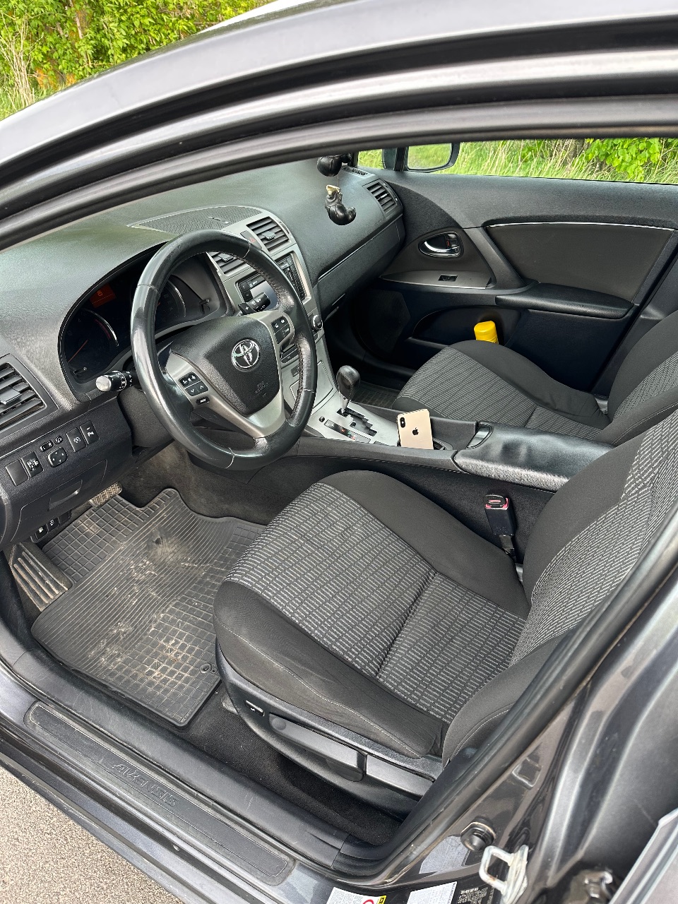 Toyota Avensis - фото 9