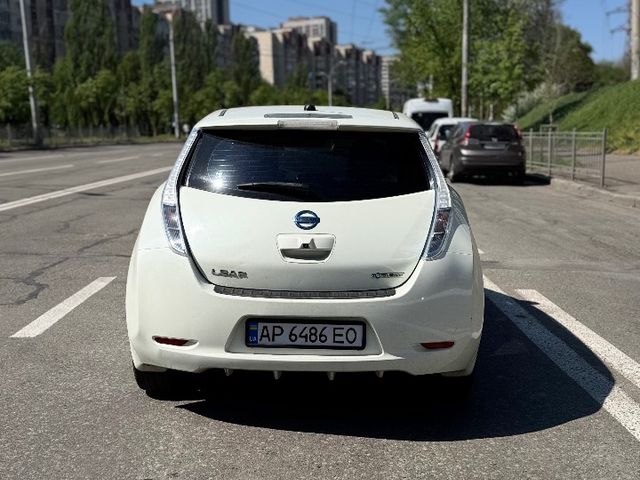 Nissan Leaf - фото 4