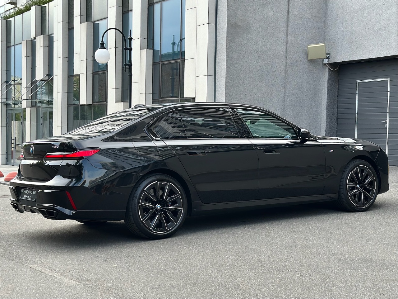 BMW 7 серії - фото 4