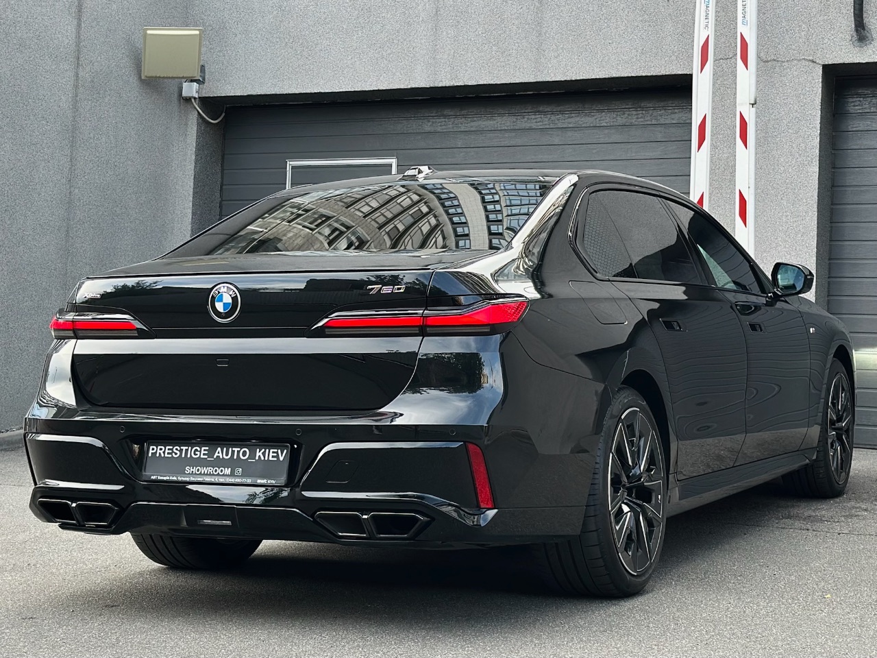 BMW 7 серії - фото 74