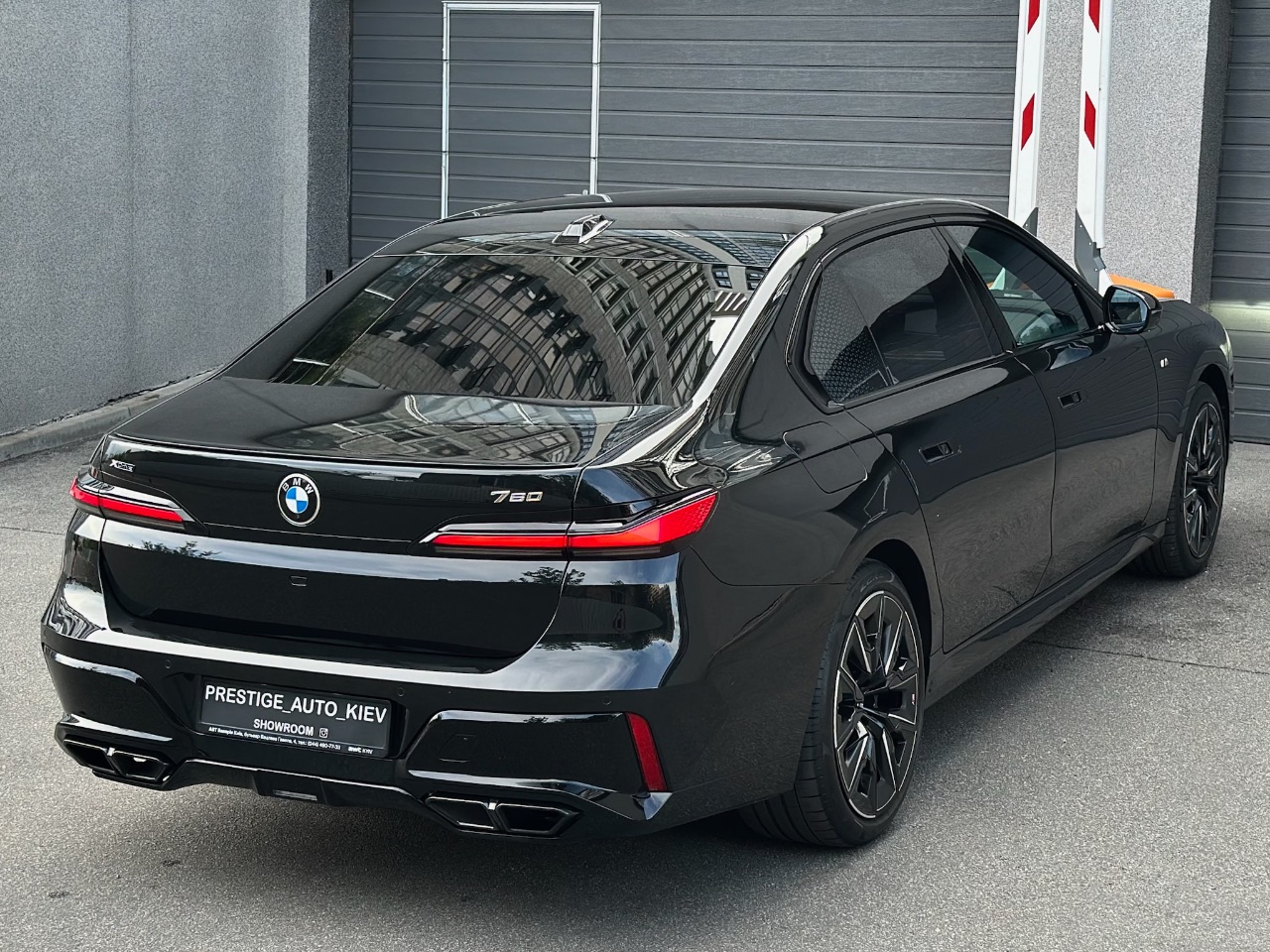 BMW 7 серії - фото 7