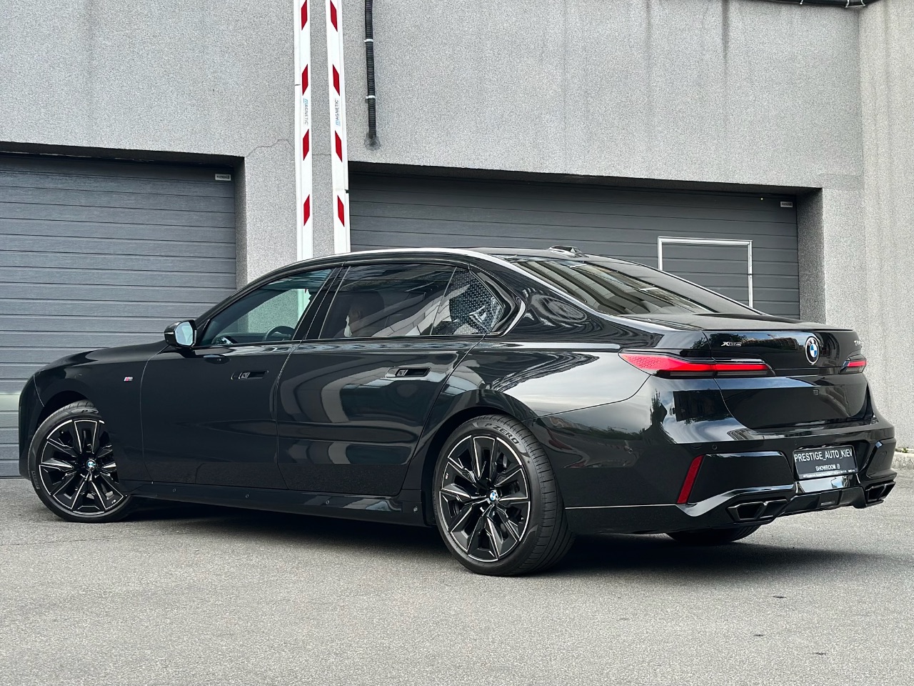 BMW 7 серії - фото 52