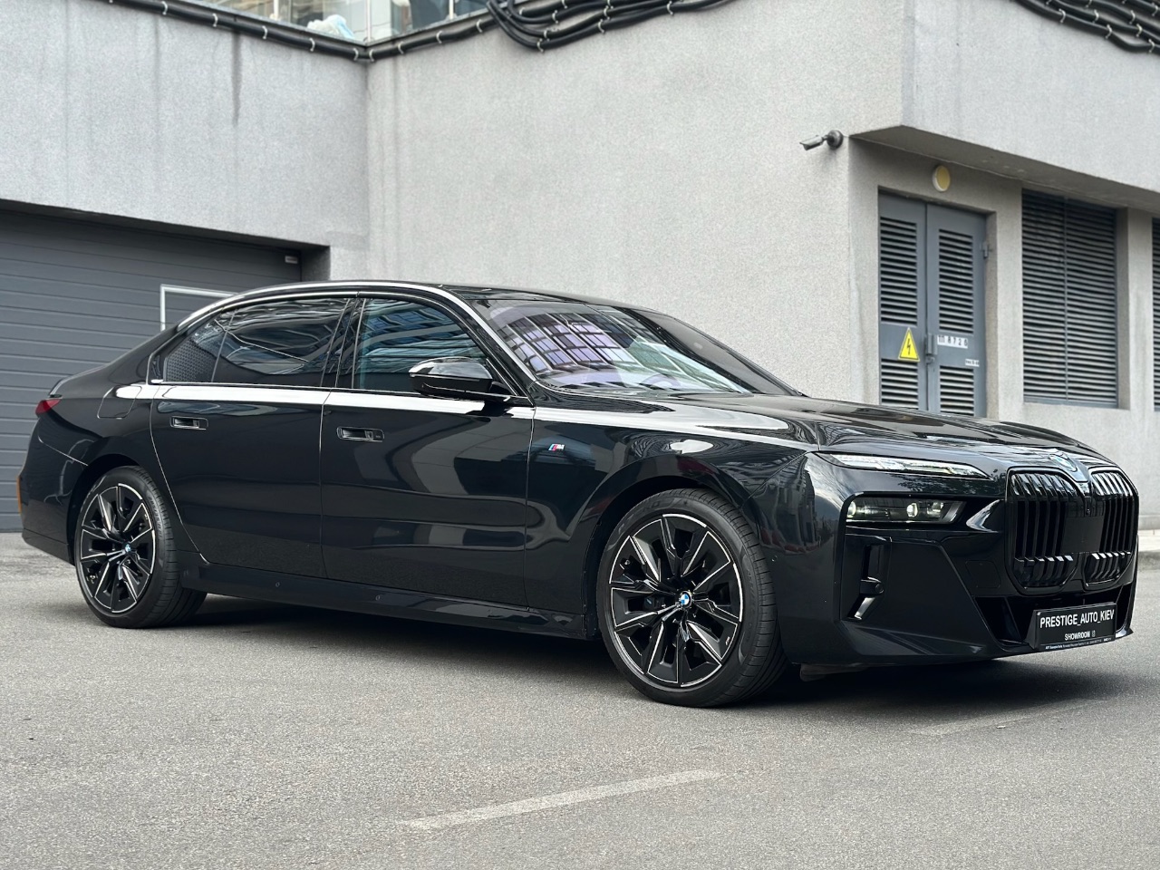 BMW 7 серії - фото 92