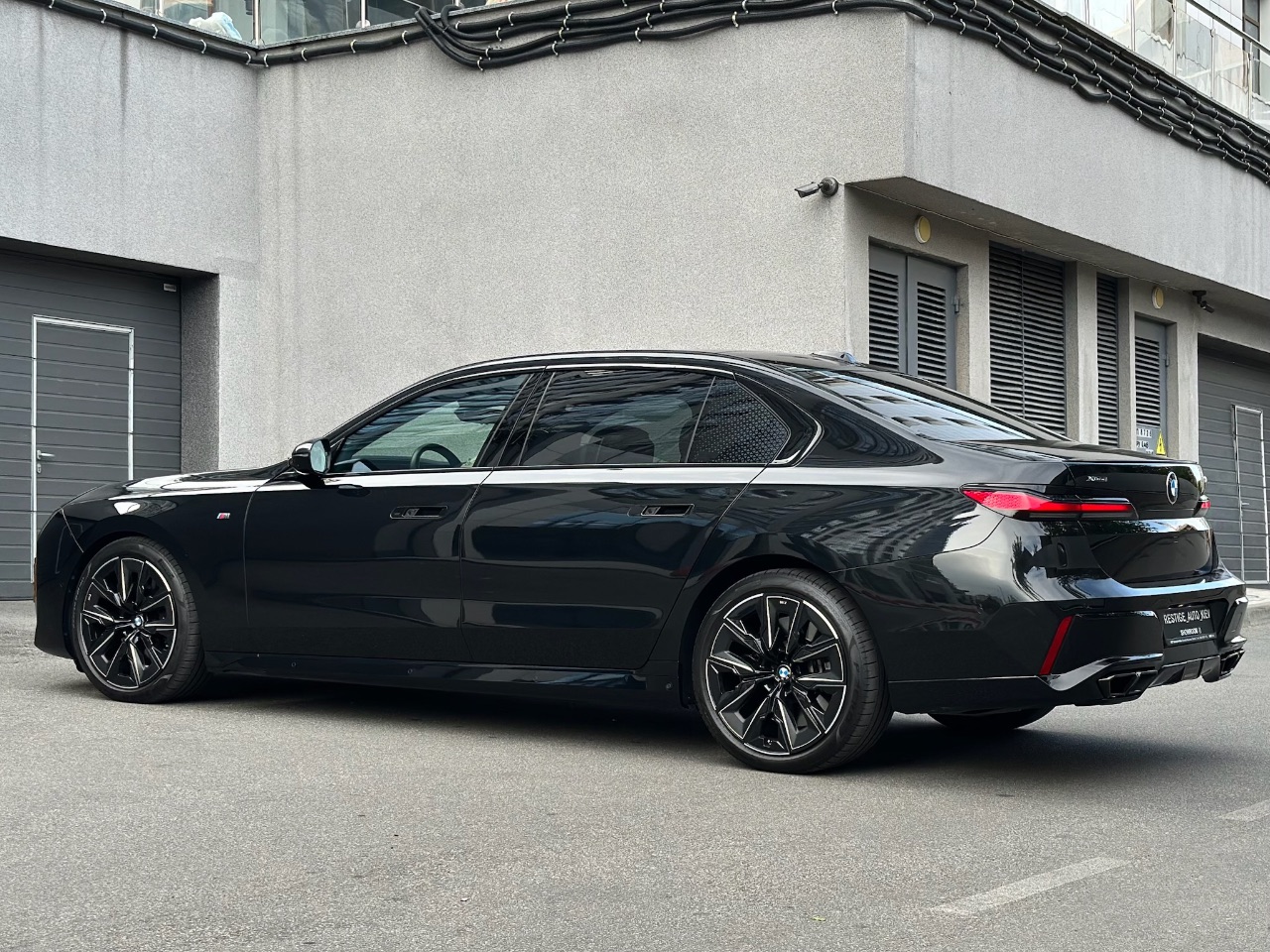 BMW 7 серії - фото 42