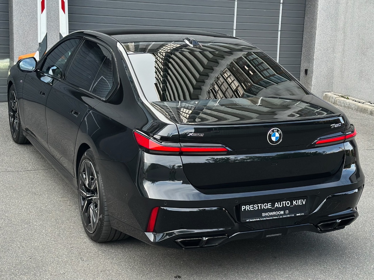 BMW 7 серії - фото 89