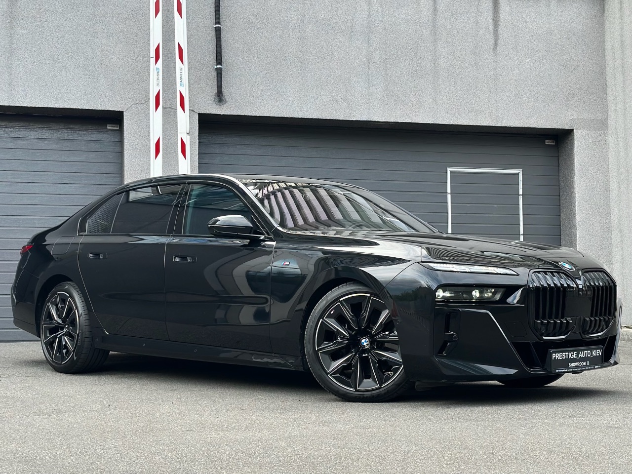 BMW 7 серії - фото 61