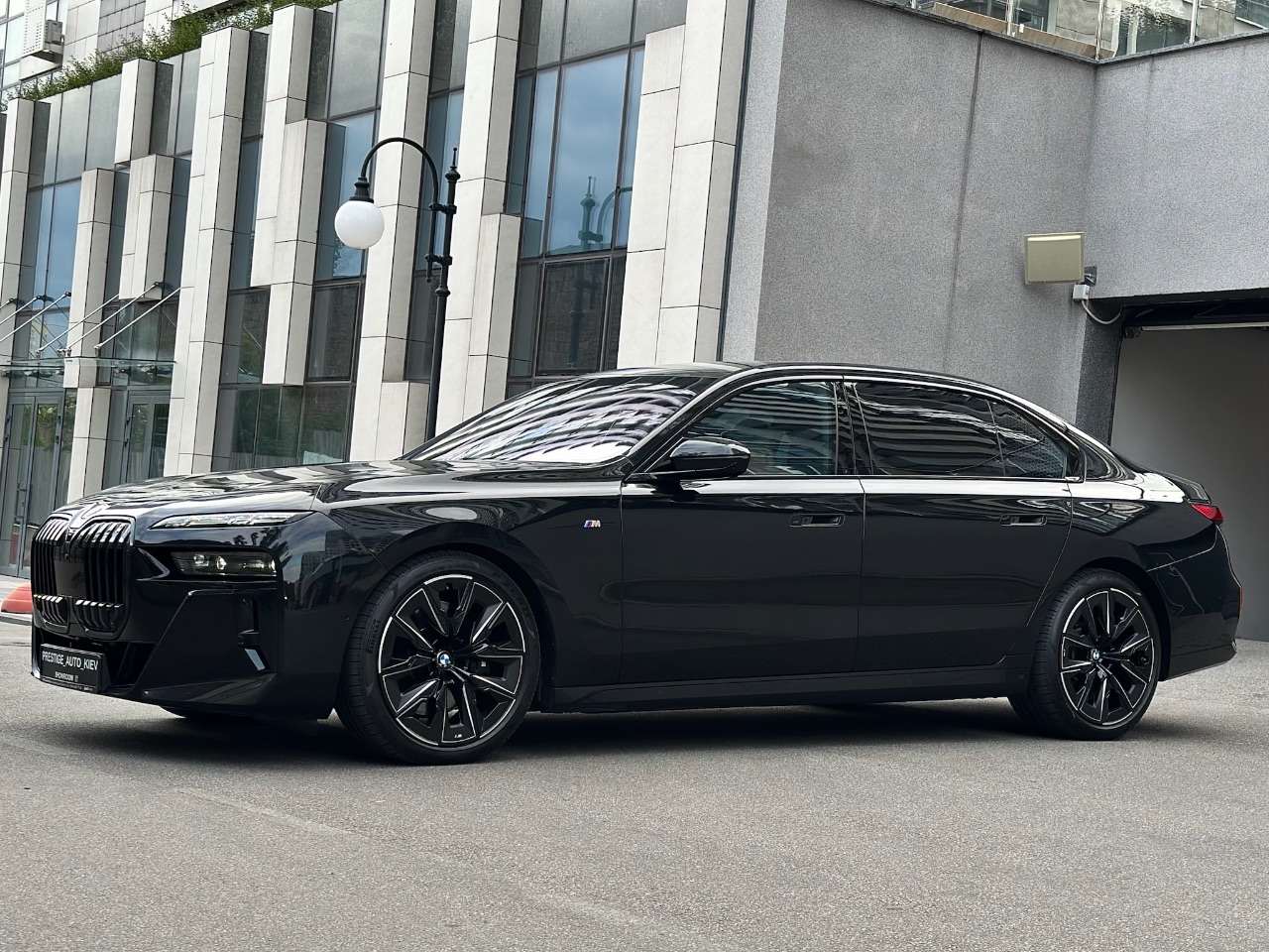 BMW 7 серії - фото 73