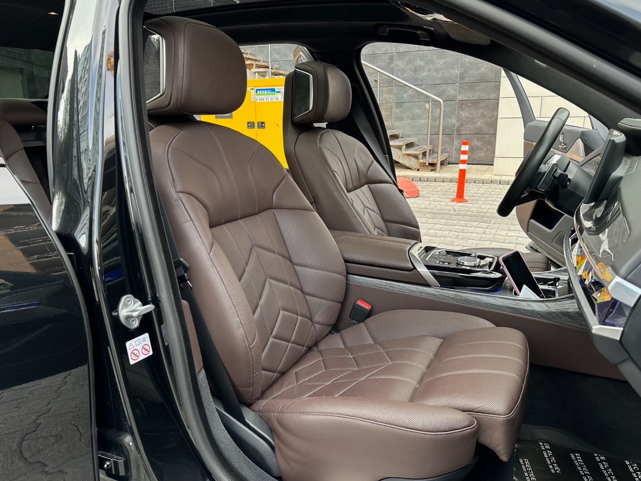 BMW 7 серії - фото 78