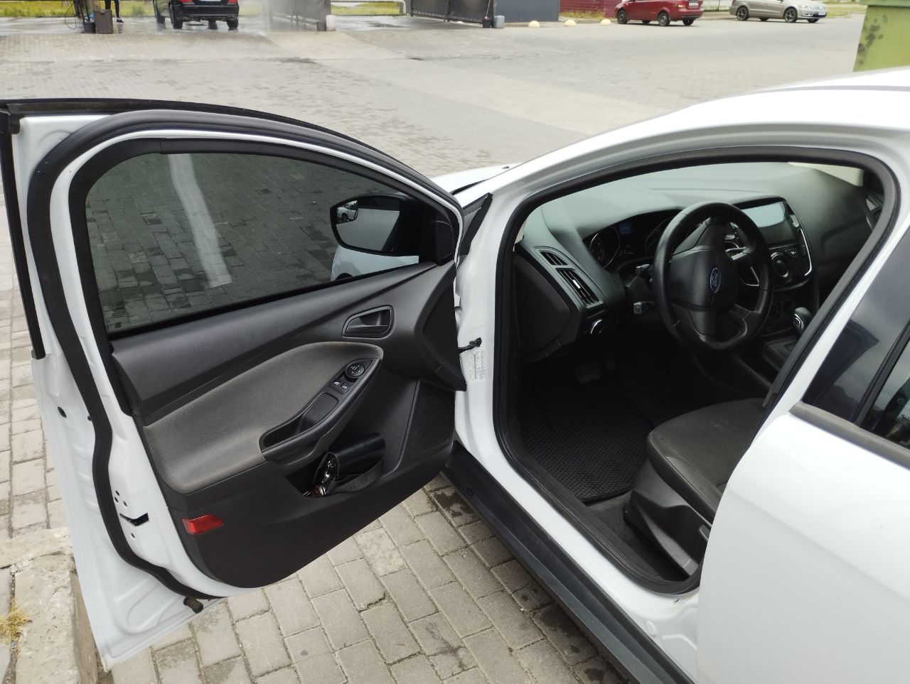 Ford Focus - фото 9