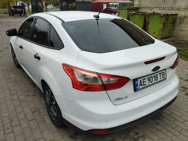 Ford Focus - фото 4