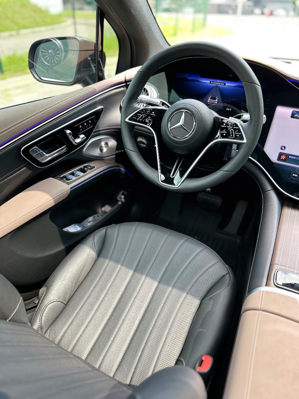 Mercedes-Benz EQS SUV - фото 1