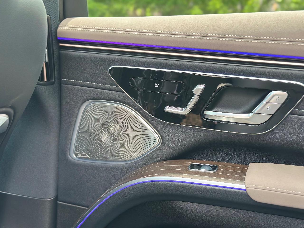 Mercedes-Benz EQS SUV - фото 5