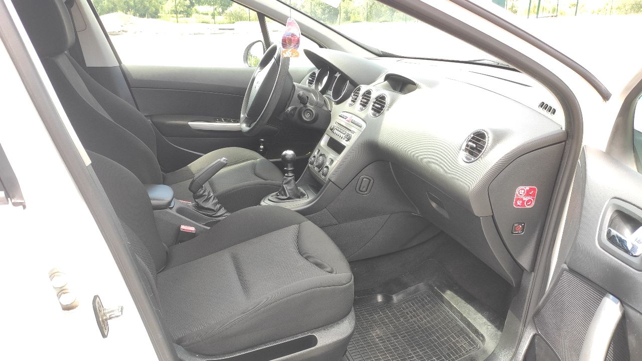 Peugeot 308 - фото 4
