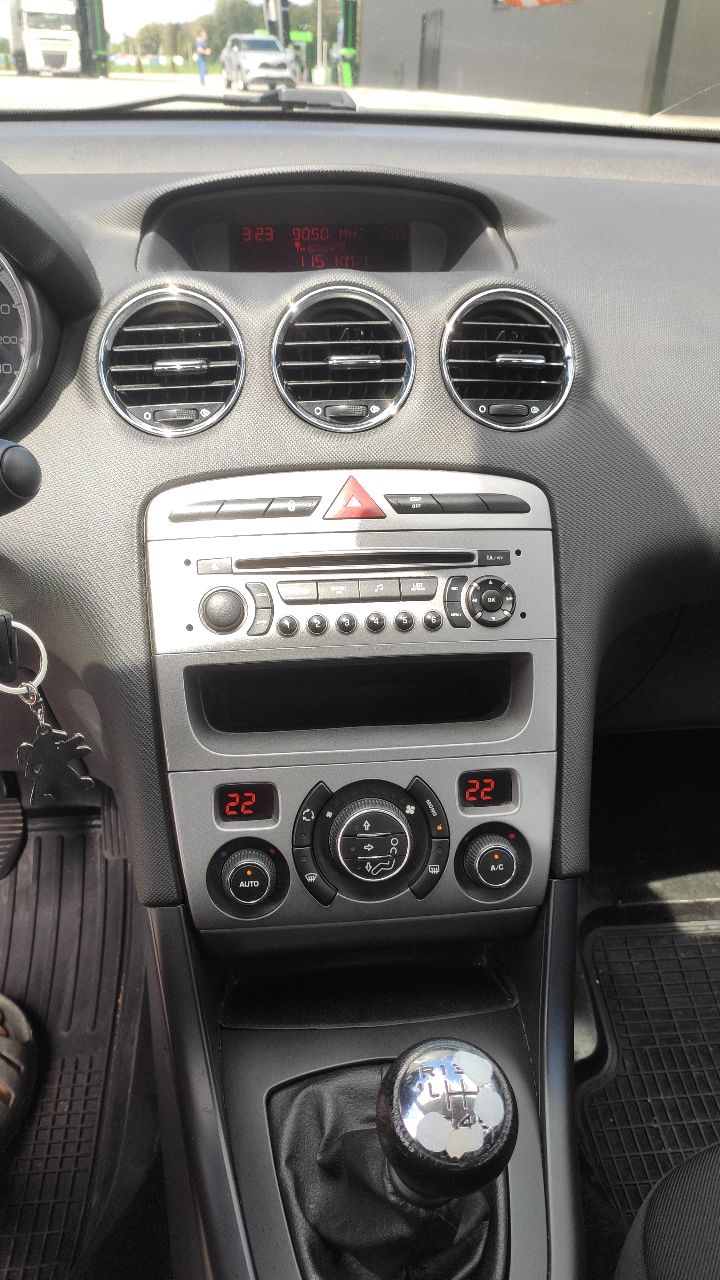 Peugeot 308 - фото 10