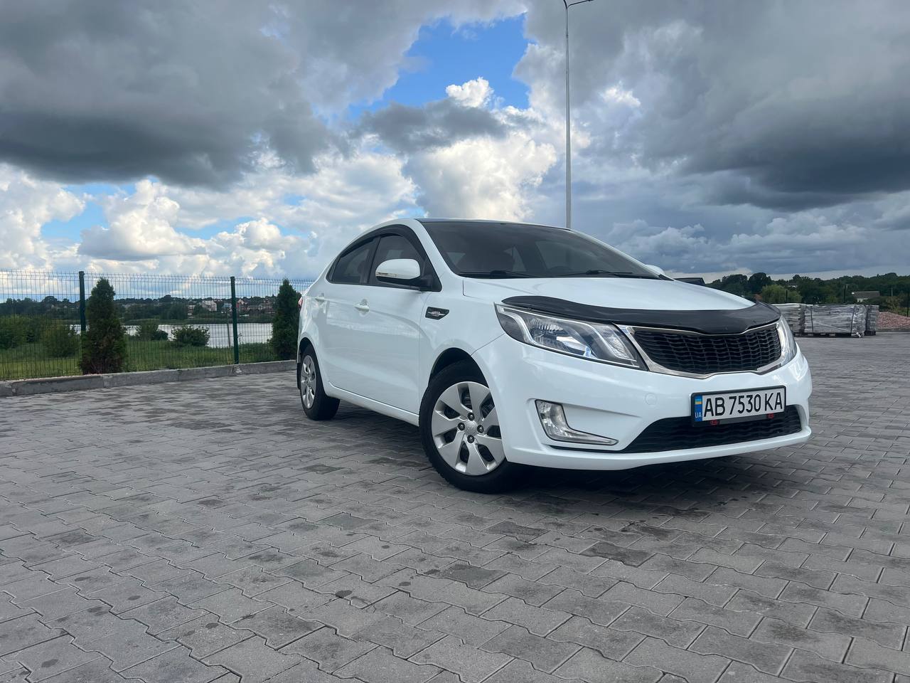 Kia Rio - фото 1