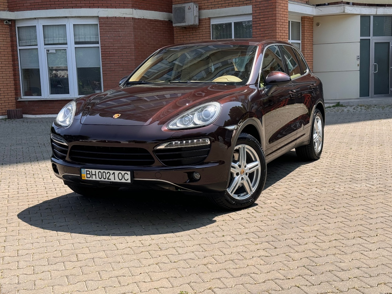 Porsche Cayenne - фото 1